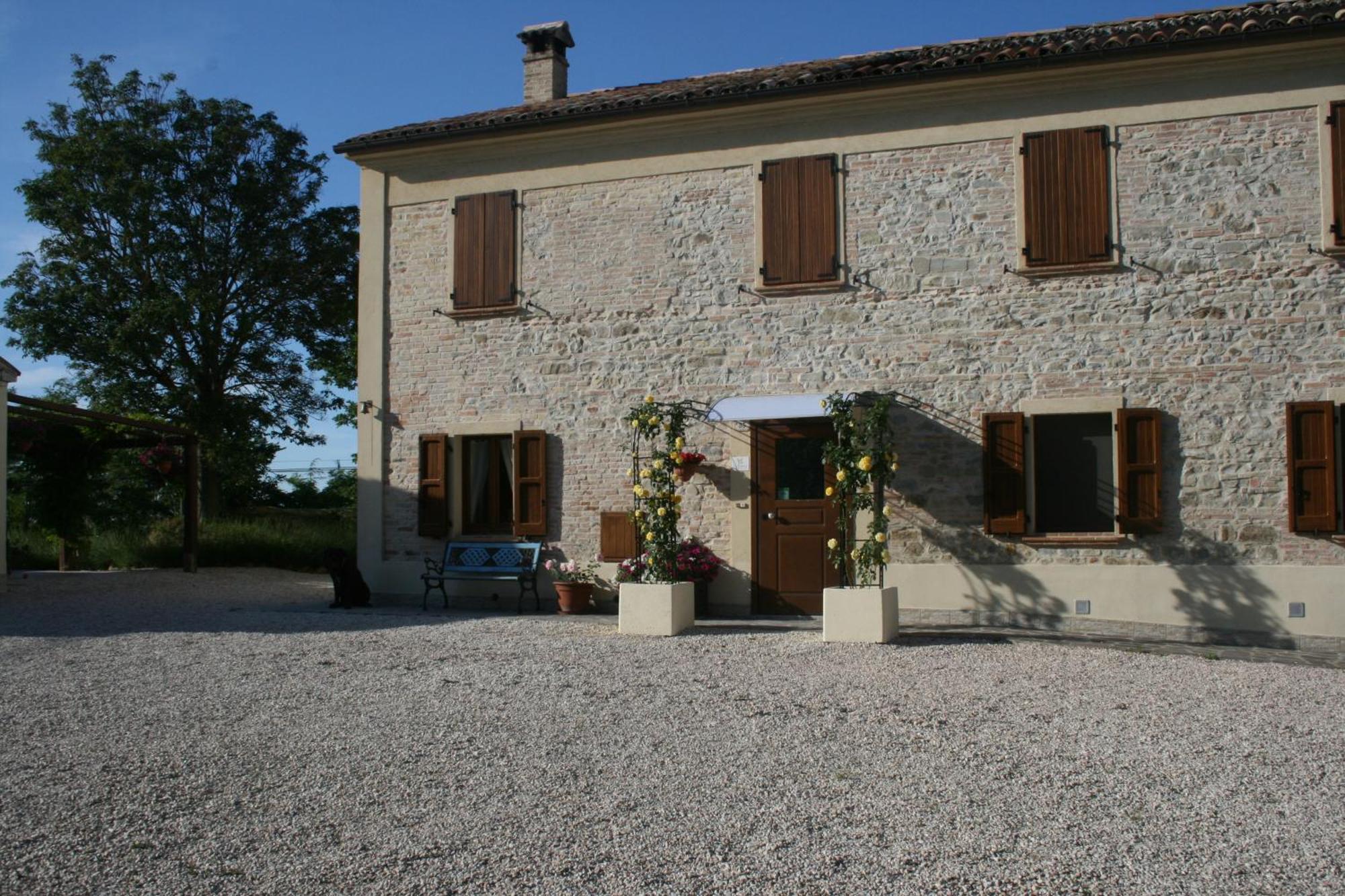 B&B La Fenice Montegridolfo Exteriör bild