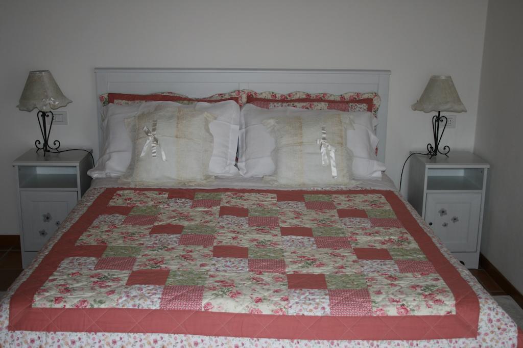 B&B La Fenice Montegridolfo Rum bild